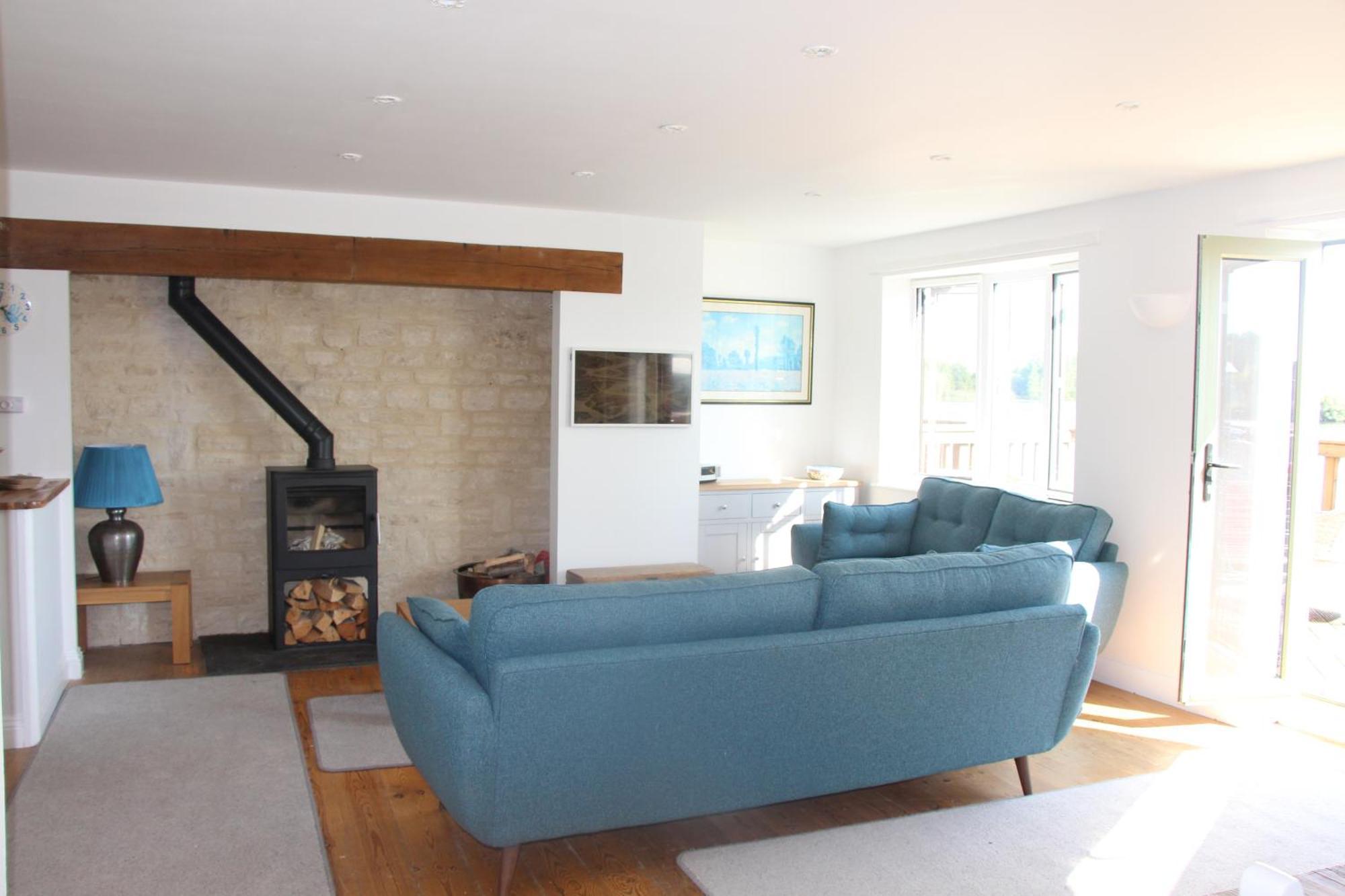 Coot Cottage - Holiday House With Fantastic Lake Views Somerford Keynes Zewnętrze zdjęcie